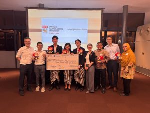 Tim Valuator UGM Raih Juara Pertama GAIP Insurance Innovation Competition 2025 di Singapura