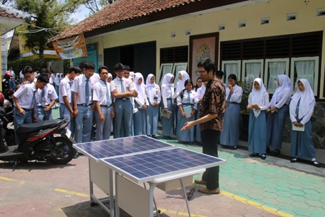 Menyingkap Misteri Nanofisika bersama Dr. Iman Santoso, Pakar dari FMIPA UGM