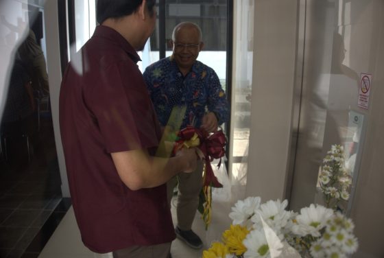Lift Lantai 1 Departemen Kimia FMIPA UGM Diresmikan