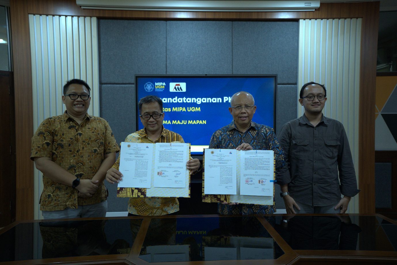 Penandatanganan MoU PT Prima Maju Mapan dan FMIPA UGM, Dorong Kolaborasi Riset Hingga Pengabdian Masyarakat