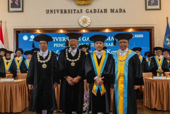 Prof. Dr. Suprapto, M.I.Kom. Dikukuhkan sebagai Guru Besar Bidang Metode Formal FMIPA UGM