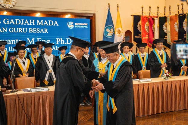 Prof. Drs. Dwi Siswanta, M.Eng., Ph.D. Dikukuhkan sebagai Guru Besar dalam Bidang Ilmu Rekayasa Biosorben