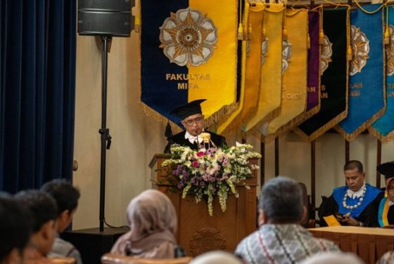 Prof. Gunardi Dikukuhkan sebagai Guru Besar Ilmu Aktuaria FMIPA UGM