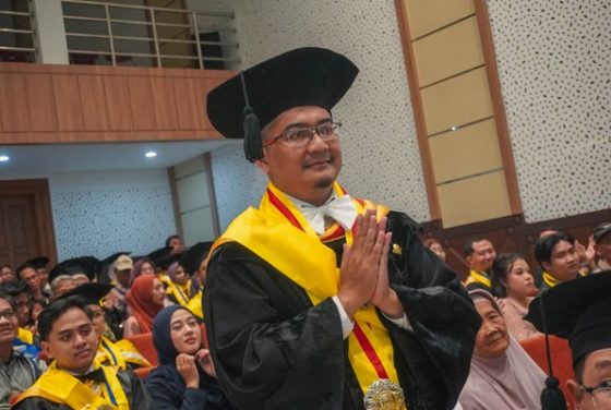 Raih IPK 4.00, Faisal Dharma Adhinata Jadi Wisudawan Terbaik dan Tercepat Program Doktor FMIPA UGM