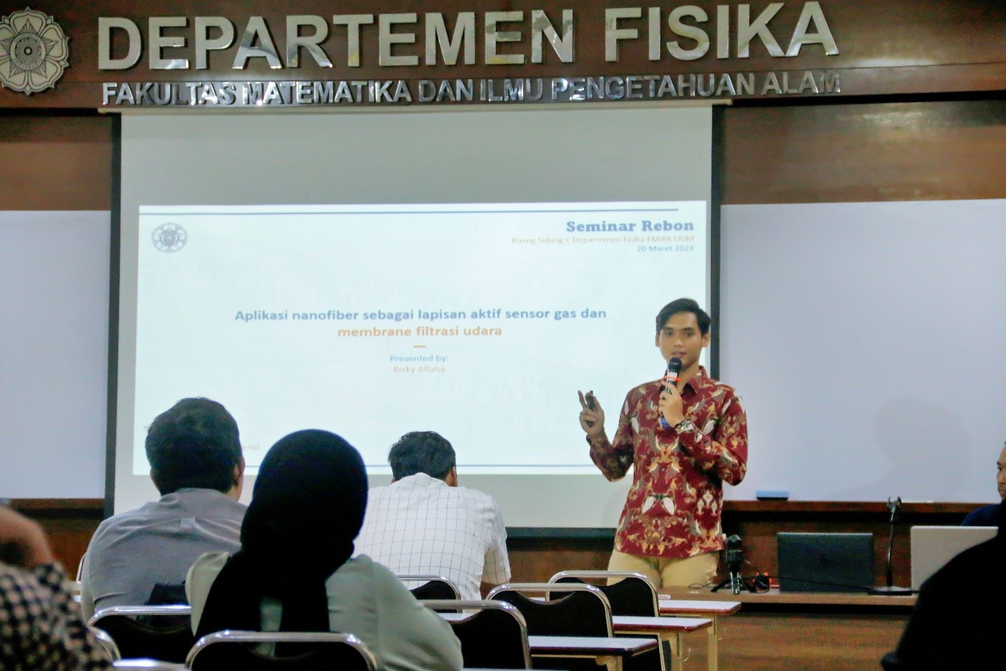 Department of Physics FMIPA UGM Holds Nanofiber Application Seminar: Sharing Knowledge about the Benefits of Nanofiber