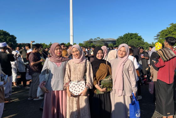 Turut Ramaikan Salat Iduladha di Lapangan Pancasila UGM, Mahasiswa FMIPA UGM Refleksikan Iduladha Jadi Momen Pendidikan Spiritual dan Kepemimpinan